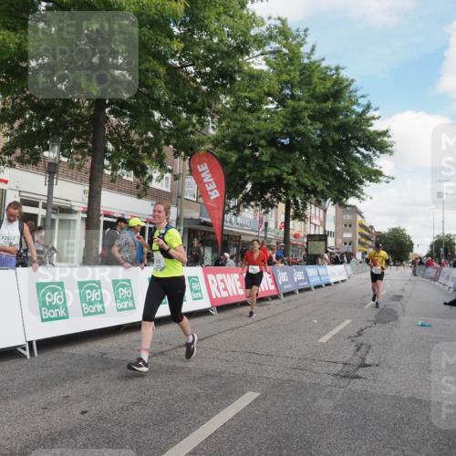 15.09.2024 - PSD Bank Halbmarathon Miley Keyser http://msf.ph/oto/7076017 15.09.2024 12:33:58 Ziel 1983, 2376, 3433, 3451 meine-sportfotos.de
