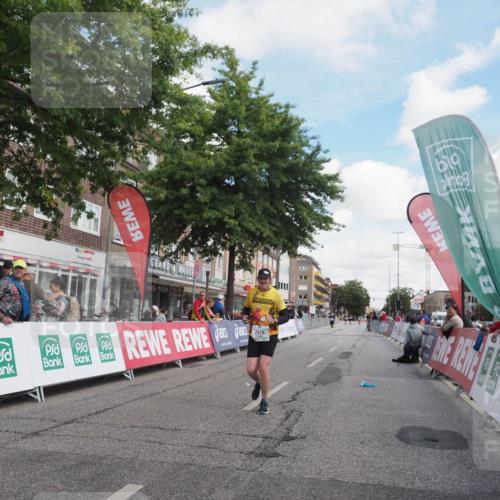 15.09.2024 - PSD Bank Halbmarathon Miley Keyser http://msf.ph/oto/7076059 15.09.2024 12:34:01 Ziel 1983, 2376, 3433, 3451 meine-sportfotos.de