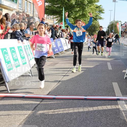 15.09.2024 - PSD Bank Halbmarathon Strokosch-Dieckow http://msf.ph/oto/7076070 15.09.2024 10:30:01 Ziel 3, 15, 46, 60, 63, 74, 80, 112, 164, 168, 171, 185, 225, 246, 286 meine-sportfotos.de