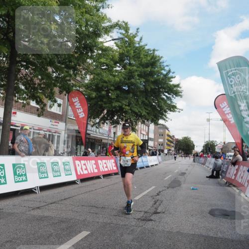 15.09.2024 - PSD Bank Halbmarathon Miley Keyser http://msf.ph/oto/7076074 15.09.2024 12:34:01 Ziel 1983, 2376, 3433, 3451 meine-sportfotos.de