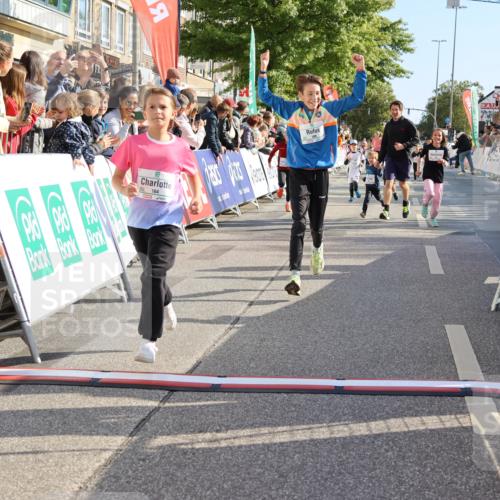 15.09.2024 - PSD Bank Halbmarathon Strokosch-Dieckow http://msf.ph/oto/7076103 15.09.2024 10:30:01 Ziel 3, 15, 46, 60, 63, 74, 80, 112, 164, 168, 171, 185, 225, 246, 286 meine-sportfotos.de