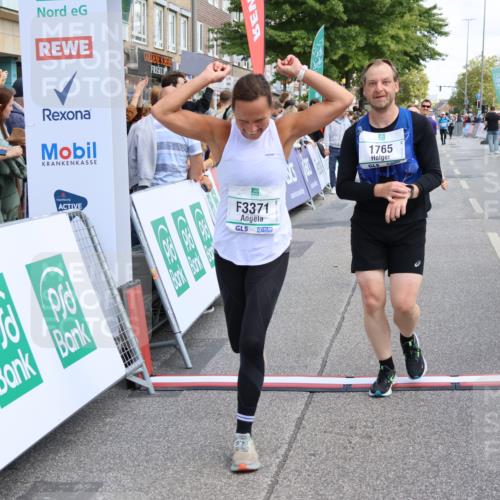 15.09.2024 - PSD Bank Halbmarathon Strokosch-Dieckow http://msf.ph/oto/7076135 15.09.2024 12:24:35 Ziel 1765, 1997, 2081, 2527, 3008, 3256, 3339, 3371, 3452, 3543 meine-sportfotos.de