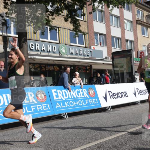 15.09.2024 - PSD Bank Halbmarathon Michael Strokosch http://msf.ph/oto/7076147 15.09.2024 11:08:17 Ziel 403, 474, 475, 479, 483, 491, 493 meine-sportfotos.de
