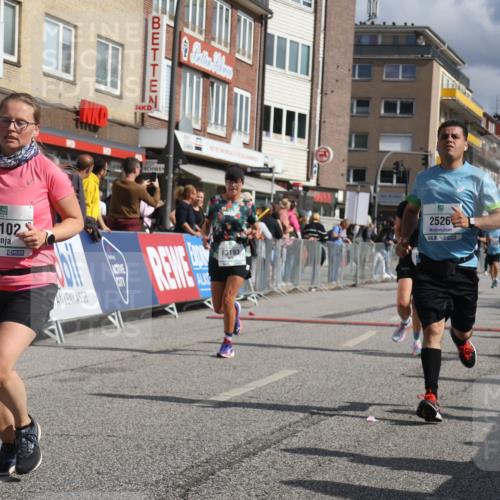 15.09.2024 - PSD Bank Halbmarathon Michael Strokosch http://msf.ph/oto/7076182 15.09.2024 12:16:47 Ziel 1157, 2117, 2396, 2526, 3102, 3109, 3140, 3193, 3493, 3494, 3558 meine-sportfotos.de