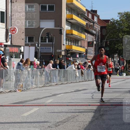 15.09.2024 - PSD Bank Halbmarathon Michael Strokosch http://msf.ph/oto/7076204 15.09.2024 11:08:27 Ziel 474, 475, 477, 487, 491, 493, 562, 1076 meine-sportfotos.de