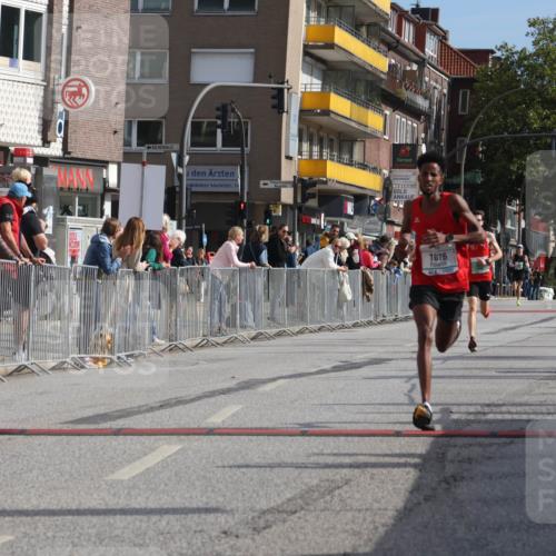 15.09.2024 - PSD Bank Halbmarathon Michael Strokosch http://msf.ph/oto/7076208 15.09.2024 11:08:27 Ziel 474, 475, 477, 487, 491, 493, 562, 1076 meine-sportfotos.de