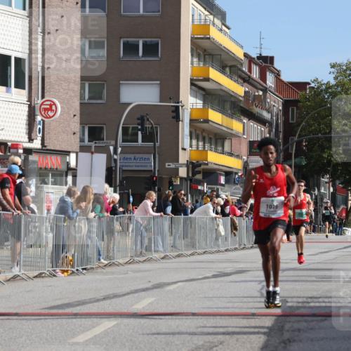 15.09.2024 - PSD Bank Halbmarathon Michael Strokosch http://msf.ph/oto/7076212 15.09.2024 11:08:27 Ziel 474, 475, 477, 487, 491, 493, 562, 1076 meine-sportfotos.de