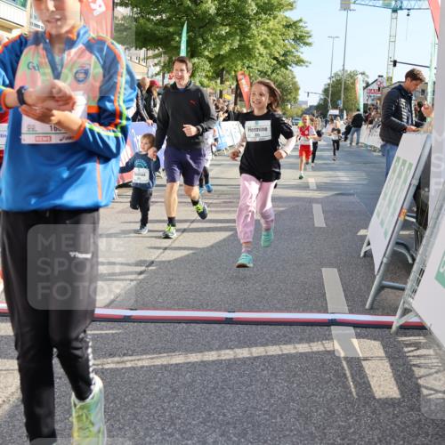 15.09.2024 - PSD Bank Halbmarathon Strokosch-Dieckow http://msf.ph/oto/7076221 15.09.2024 10:30:04 Ziel 3, 15, 46, 60, 63, 74, 80, 164, 168, 171, 185, 218, 225, 246, 286 meine-sportfotos.de