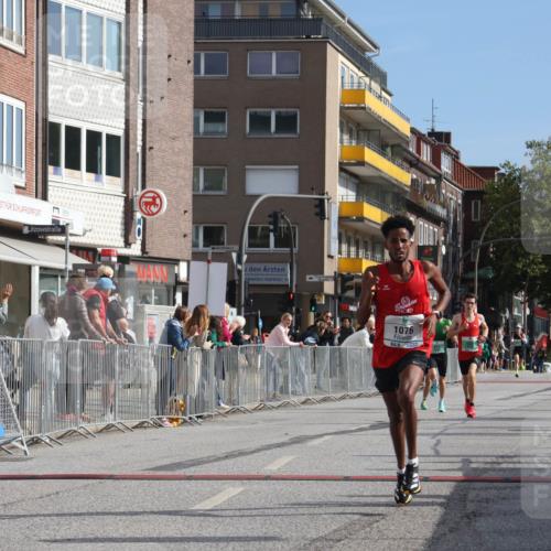 15.09.2024 - PSD Bank Halbmarathon Michael Strokosch http://msf.ph/oto/7076223 15.09.2024 11:08:28 Ziel 474, 475, 477, 487, 491, 493, 562, 1076 meine-sportfotos.de