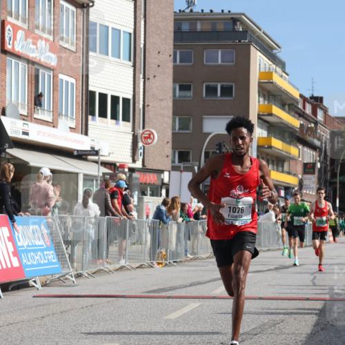 15.09.2024 - PSD Bank Halbmarathon Michael Strokosch http://msf.ph/oto/7076236 15.09.2024 11:08:28 Ziel 474, 475, 477, 487, 491, 493, 562, 1076 meine-sportfotos.de