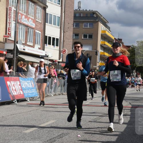 15.09.2024 - PSD Bank Halbmarathon Michael Strokosch http://msf.ph/oto/7076265 15.09.2024 12:16:54 Ziel 1157, 1596, 2117, 2270, 2277, 2526, 2686, 2969, 3102, 3109, 3118, 3140, 3193, 3403, 3493, 3494, 3558 meine-sportfotos.de