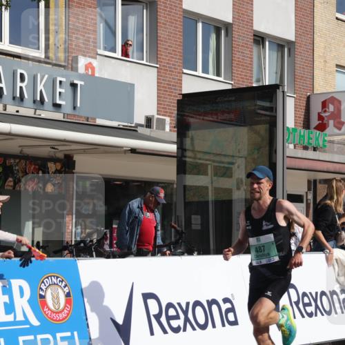 15.09.2024 - PSD Bank Halbmarathon Michael Strokosch http://msf.ph/oto/7076293 15.09.2024 11:08:34 Ziel 477, 487, 493, 562, 807, 1076 meine-sportfotos.de