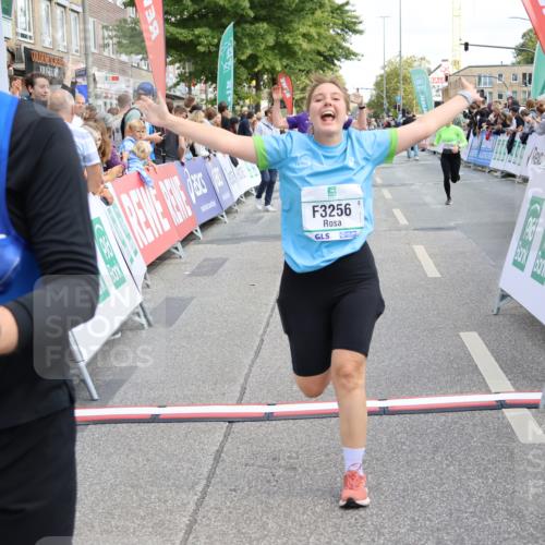 15.09.2024 - PSD Bank Halbmarathon Strokosch-Dieckow http://msf.ph/oto/7076356 15.09.2024 12:24:36 Ziel 1765, 1997, 2081, 2527, 3008, 3256, 3339, 3371, 3452, 3543 meine-sportfotos.de