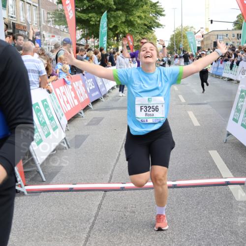 15.09.2024 - PSD Bank Halbmarathon Strokosch-Dieckow http://msf.ph/oto/7076378 15.09.2024 12:24:36 Ziel 1765, 1997, 2081, 2527, 3008, 3256, 3339, 3371, 3452, 3543 meine-sportfotos.de