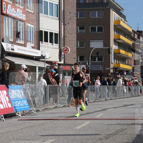 15.09.2024 - PSD Bank Halbmarathon Michael Strokosch http://msf.ph/oto/7076393 15.09.2024 11:08:50 Ziel 496, 525, 807 meine-sportfotos.de