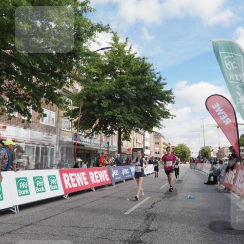 15.09.2024 - PSD Bank Halbmarathon Miley Keyser http://msf.ph/oto/7076428 15.09.2024 12:34:53 Ziel 2438, 3151, 3251, 3273, 3485 meine-sportfotos.de