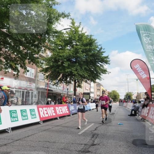 15.09.2024 - PSD Bank Halbmarathon Miley Keyser http://msf.ph/oto/7076444 15.09.2024 12:34:53 Ziel 2438, 3151, 3251, 3273, 3485 meine-sportfotos.de