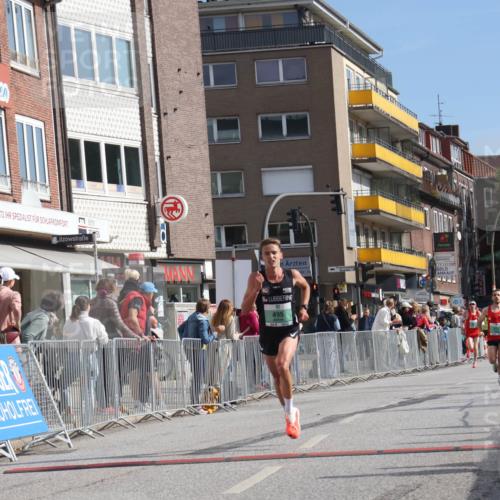 15.09.2024 - PSD Bank Halbmarathon Michael Strokosch http://msf.ph/oto/7076445 15.09.2024 11:08:59 Ziel 495, 496, 510, 525 meine-sportfotos.de
