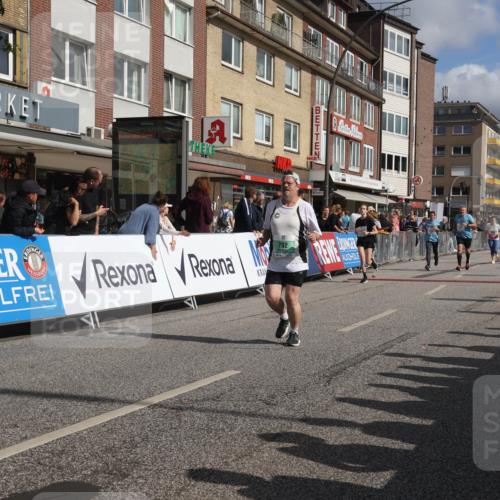 15.09.2024 - PSD Bank Halbmarathon Michael Strokosch http://msf.ph/oto/7076471 15.09.2024 12:17:08 Ziel 792, 1596, 2270, 2277, 2305, 2306, 2686, 2931, 2932, 2969, 3118, 3130, 3250, 3403, 3425, 3507 meine-sportfotos.de