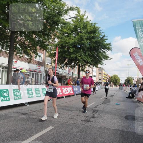 15.09.2024 - PSD Bank Halbmarathon Miley Keyser http://msf.ph/oto/7076473 15.09.2024 12:34:55 Ziel 2438, 3151, 3251, 3273, 3485 meine-sportfotos.de