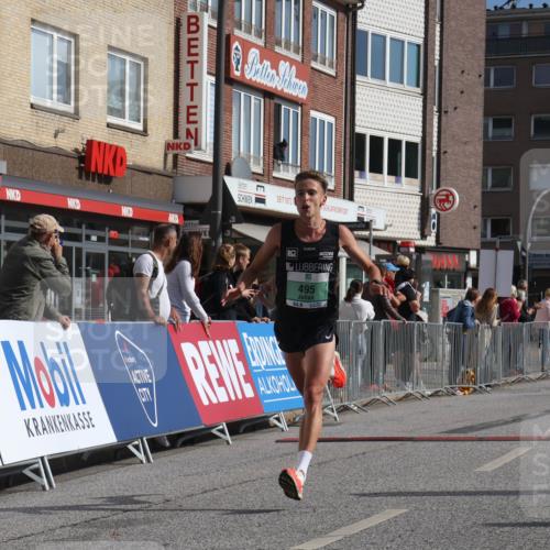 15.09.2024 - PSD Bank Halbmarathon Michael Strokosch http://msf.ph/oto/7076474 15.09.2024 11:09:01 Ziel 495, 496, 510, 525, 529 meine-sportfotos.de