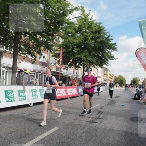 15.09.2024 - PSD Bank Halbmarathon Miley Keyser http://msf.ph/oto/7076477 15.09.2024 12:34:55 Ziel 2438, 3151, 3251, 3273, 3485 meine-sportfotos.de