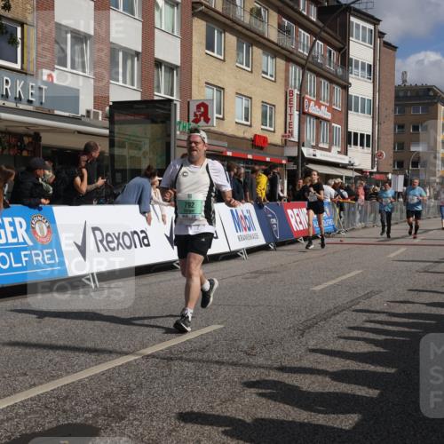 15.09.2024 - PSD Bank Halbmarathon Michael Strokosch http://msf.ph/oto/7076484 15.09.2024 12:17:09 Ziel 792, 1596, 2282, 2305, 2306, 2686, 2931, 2932, 2969, 3130, 3250, 3403, 3425, 3507 meine-sportfotos.de