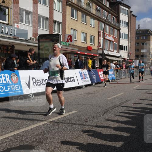 15.09.2024 - PSD Bank Halbmarathon Michael Strokosch http://msf.ph/oto/7076488 15.09.2024 12:17:09 Ziel 792, 1596, 2282, 2305, 2306, 2686, 2931, 2932, 2969, 3130, 3250, 3403, 3425, 3507 meine-sportfotos.de