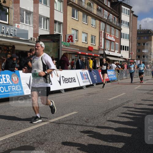15.09.2024 - PSD Bank Halbmarathon Michael Strokosch http://msf.ph/oto/7076492 15.09.2024 12:17:09 Ziel 792, 1596, 2282, 2305, 2306, 2686, 2931, 2932, 2969, 3130, 3250, 3403, 3425, 3507 meine-sportfotos.de