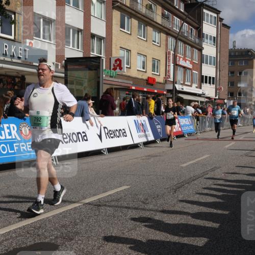 15.09.2024 - PSD Bank Halbmarathon Michael Strokosch http://msf.ph/oto/7076497 15.09.2024 12:17:10 Ziel 792, 1596, 2282, 2305, 2306, 2686, 2931, 2932, 2969, 3130, 3250, 3403, 3425, 3507 meine-sportfotos.de