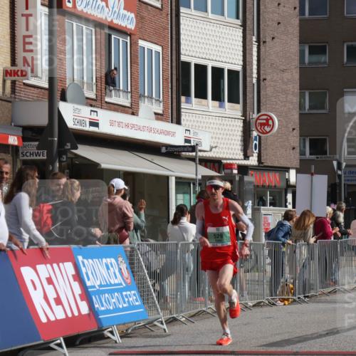 15.09.2024 - PSD Bank Halbmarathon Michael Strokosch http://msf.ph/oto/7076512 15.09.2024 11:09:07 Ziel 495, 499, 510, 529 meine-sportfotos.de