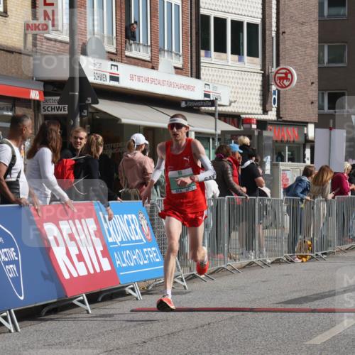 15.09.2024 - PSD Bank Halbmarathon Michael Strokosch http://msf.ph/oto/7076523 15.09.2024 11:09:07 Ziel 495, 499, 510, 529 meine-sportfotos.de