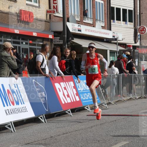 15.09.2024 - PSD Bank Halbmarathon Michael Strokosch http://msf.ph/oto/7076527 15.09.2024 11:09:07 Ziel 495, 499, 510, 529 meine-sportfotos.de