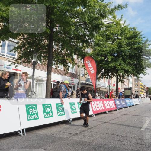 15.09.2024 - PSD Bank Halbmarathon Miley Keyser http://msf.ph/oto/7076550 15.09.2024 12:35:00 Ziel 2438, 2444, 3151, 3251, 3273, 3485 meine-sportfotos.de