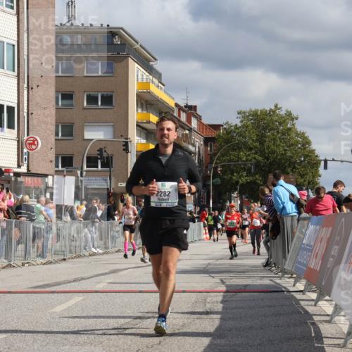 15.09.2024 - PSD Bank Halbmarathon Michael Strokosch http://msf.ph/oto/7076556 15.09.2024 12:17:17 Ziel 792, 2282, 2305, 2306, 2931, 2932, 3020, 3425, 3507 meine-sportfotos.de