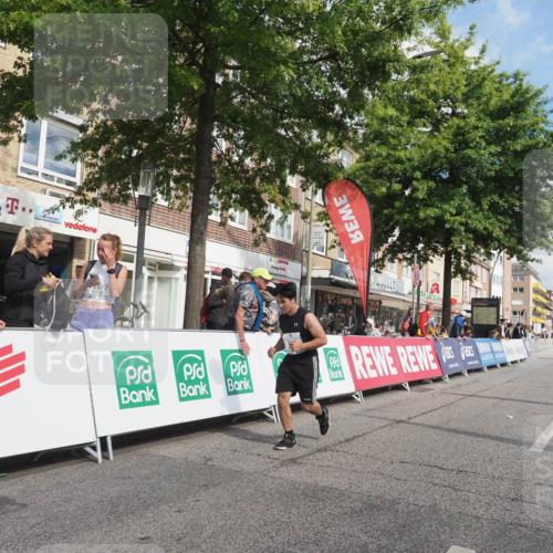 15.09.2024 - PSD Bank Halbmarathon Miley Keyser http://msf.ph/oto/7076560 15.09.2024 12:35:00 Ziel 2438, 2444, 3151, 3251, 3273, 3485 meine-sportfotos.de