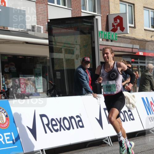 15.09.2024 - PSD Bank Halbmarathon Michael Strokosch http://msf.ph/oto/7076576 15.09.2024 11:09:12 Ziel 495, 499, 510, 529 meine-sportfotos.de