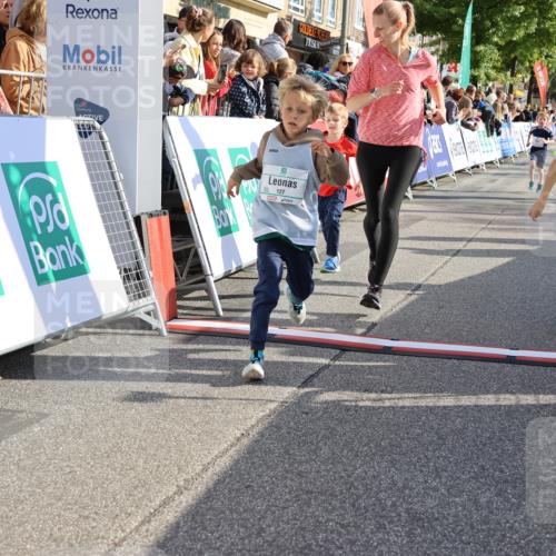 15.09.2024 - PSD Bank Halbmarathon Strokosch-Dieckow http://msf.ph/oto/7076690 15.09.2024 10:30:14 Ziel 3, 63, 97, 127, 156, 168, 171, 185, 218, 225, 246, 252, 264, 281, 286, 289, 306 meine-sportfotos.de
