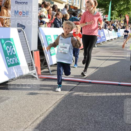 15.09.2024 - PSD Bank Halbmarathon Strokosch-Dieckow http://msf.ph/oto/7076718 15.09.2024 10:30:14 Ziel 3, 63, 97, 127, 156, 168, 171, 185, 218, 225, 246, 252, 264, 281, 286, 289, 306 meine-sportfotos.de