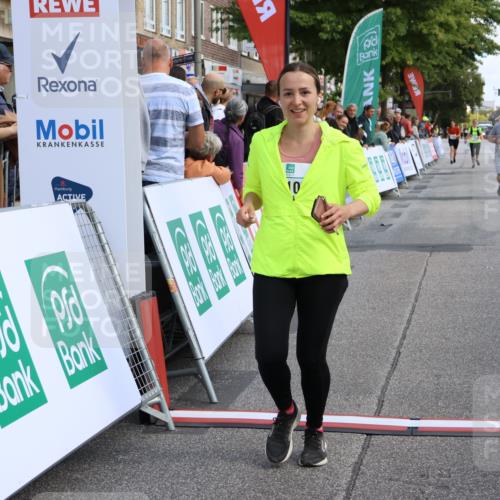 15.09.2024 - PSD Bank Halbmarathon Strokosch-Dieckow http://msf.ph/oto/7076730 15.09.2024 12:33:58 Ziel 1983, 2331, 3107 meine-sportfotos.de