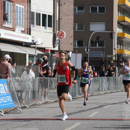 15.09.2024 - PSD Bank Halbmarathon Michael Strokosch http://msf.ph/oto/7076838 15.09.2024 11:09:52 Ziel 470, 473, 480, 490, 504, 514, 531 meine-sportfotos.de
