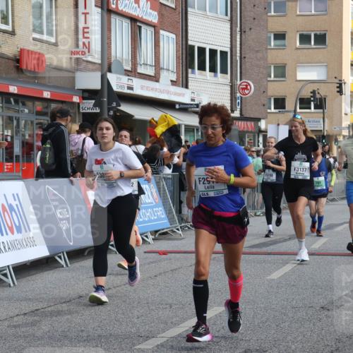 15.09.2024 - PSD Bank Halbmarathon Michael Strokosch http://msf.ph/oto/7076993 15.09.2024 12:17:58 Ziel 789, 1959, 2298, 2424, 2762, 2916, 2971, 2991, 3070, 3074, 3084, 3137, 3208, 3382, 3498 meine-sportfotos.de