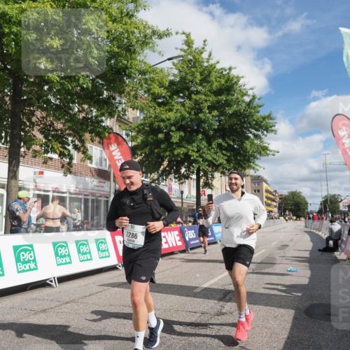 15.09.2024 - PSD Bank Halbmarathon Miley Keyser http://msf.ph/oto/7076998 15.09.2024 12:35:41 Ziel 1504, 1895, 2257, 2286, 3071, 3178, 3329 meine-sportfotos.de