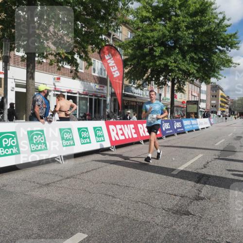 15.09.2024 - PSD Bank Halbmarathon Miley Keyser http://msf.ph/oto/7077059 15.09.2024 12:36:18 Ziel 2302, 2380 meine-sportfotos.de