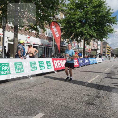 15.09.2024 - PSD Bank Halbmarathon Miley Keyser http://msf.ph/oto/7077068 15.09.2024 12:36:18 Ziel 2302, 2380 meine-sportfotos.de