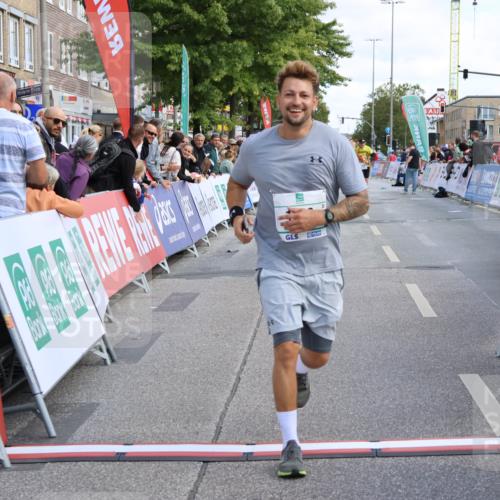 15.09.2024 - PSD Bank Halbmarathon Strokosch-Dieckow http://msf.ph/oto/7077073 15.09.2024 12:34:05 Ziel 1983, 2331, 3107, 3433, 3451 meine-sportfotos.de