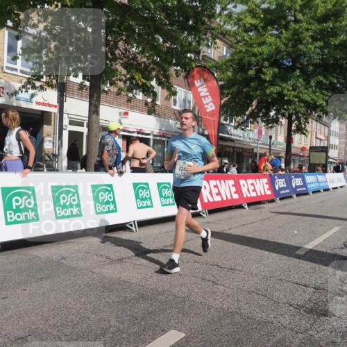 15.09.2024 - PSD Bank Halbmarathon Miley Keyser http://msf.ph/oto/7077079 15.09.2024 12:36:19 Ziel 2302, 2380 meine-sportfotos.de