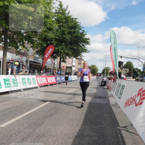 15.09.2024 - PSD Bank Halbmarathon Miley Keyser http://msf.ph/oto/7077092 15.09.2024 12:36:40 Ziel 1978, 3404, 3411 meine-sportfotos.de