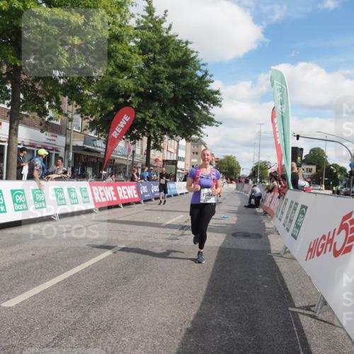 15.09.2024 - PSD Bank Halbmarathon Miley Keyser http://msf.ph/oto/7077097 15.09.2024 12:36:40 Ziel 1978, 3404, 3411 meine-sportfotos.de
