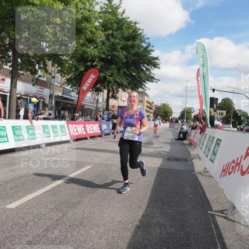 15.09.2024 - PSD Bank Halbmarathon Miley Keyser http://msf.ph/oto/7077101 15.09.2024 12:36:41 Ziel 1978, 3404, 3411 meine-sportfotos.de